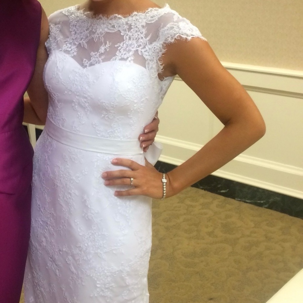 Classic Robert Bullock Wedding Dress, White, Lace, Label Size 8  (Street size 6)